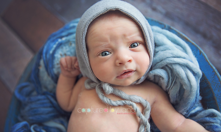 gorgeous blue eyes Canberra Newborn Photographer